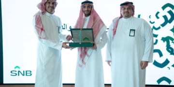 البنك الأهلي السعودي يحتفل بتخريج الدفعة الخامسة والسادسة من برنامج “رُوَّاد الأهلي”