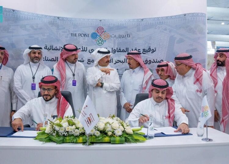 بأكثر من مليار ريال.. توقيع عقد تنفيذ الأعمال الإنشائية لمشروع “ذا بوينت” في أبها