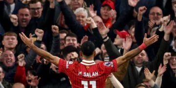 ليفربول في صدارة الدوري الإنجليزي