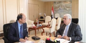 وفد من جامعة هينان الصينية يزور جامعة الملك عبدالعزيز لتعزيز التعاون الثقافي والأكاديمي