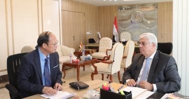 وفد من جامعة هينان الصينية يزور جامعة الملك عبدالعزيز لتعزيز التعاون الثقافي والأكاديمي
