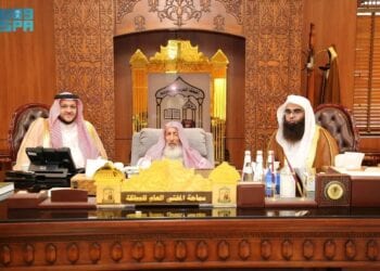 مفتي عام المملكة يشيد بجهود الشؤون الدينية بالمسجد النبوي والمسجد الحرام