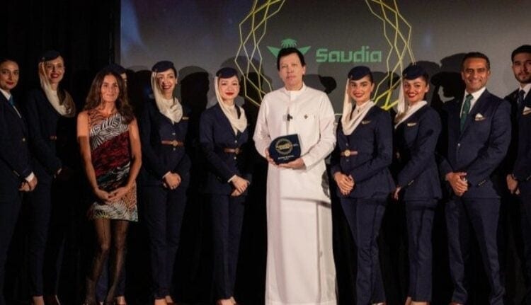 الخطوط السعودية تحصد جائزة عالمية كأفضل طاقم مقصورة