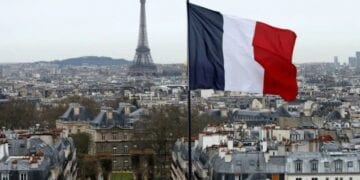نمو الاقتصاد الفرنسي 0.4% والتضخم يبلغ 1.7% تماشيًا مع التوقعات