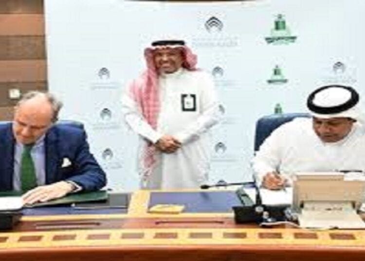 جامعة الملك عبدالعزيز تُوقع مذكرة تفاهم مع كروز السعودية
