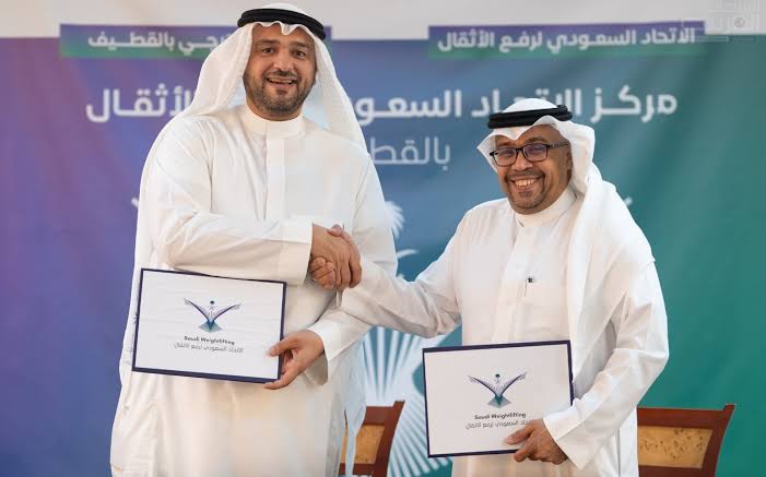 رئيس اتحاد الأثقال يوقع اتفاقيات مع ناديي الترجي والهدى ضمن مبادرة ” أثقال حول المملكة”