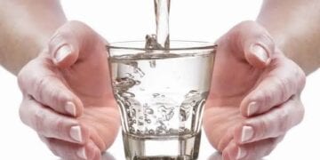 أَكثر من شرب الماء وابتعد عن التدخين.. نصائح ثمينة من “فهد الطبية” للسيطرة على ضغط الدم