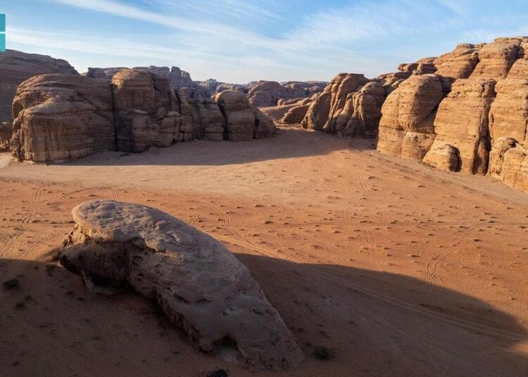 المغارات بـ “صحراء حسمى” غرب تبوك .. دفء مستدام في أحضان الطبيعة