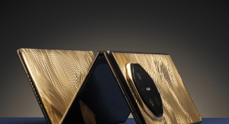 Huawei Mate XT Ultimate بوزن 1 كيلوجرام من الذهب عيار 18.. سعره 375 ألف ريال سعودي