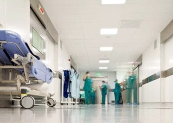 يهدد الأزواج والحوامل.. تحذير من ارتفاع ملحوظ في الإصابة بمرض "الزهري"
