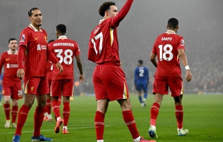 الدوري الإنجليزي : ليفربول يواصل الصدارة بفوزه على ليستر سيتي ( 3 ـ 1)