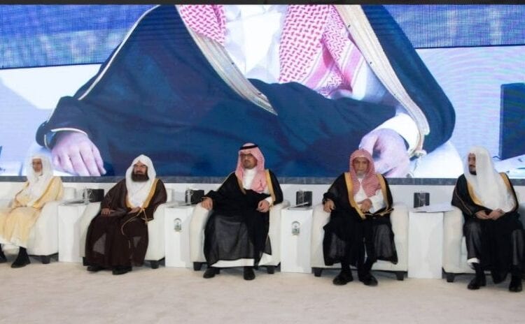 نائب أمير مكة يفتتح الملتقى العلمي الأول “مآثر سماحة الشيخ عبدالله بن حميد وجهوده في الشؤون الدينية بالمسجد الحرام”