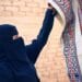فتاة سعودية تعمل من خلال مشروعها إلى تحويل معالم وتراث العُلا لتصاميم مبتكرة