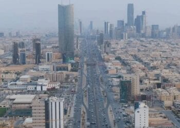 "الأنشطة غير النفطية تقود تعافي الاقتصاد السعودي بعد 4 فصول من الانكماش"