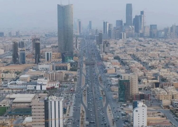 "الأنشطة غير النفطية تقود تعافي الاقتصاد السعودي بعد 4 فصول من الانكماش"