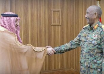 الخريجي يؤكد للبرهان حرص السعودية على استقرار السودان