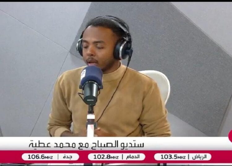 استشاري: تنظيف الأذن بالأعواد القطنية عادة صحية خطيرة