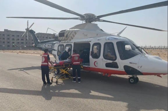 الإسعاف الجوي” ينقل مصابًا من “نفود محيوة” بمحافظة أبانات إلى مستشفى بريدة المركزي