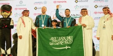 الأمير «سعود بن جلوي» يكرّم البطل معاذ حريري في إنجاز جديد برالي جدة 2024