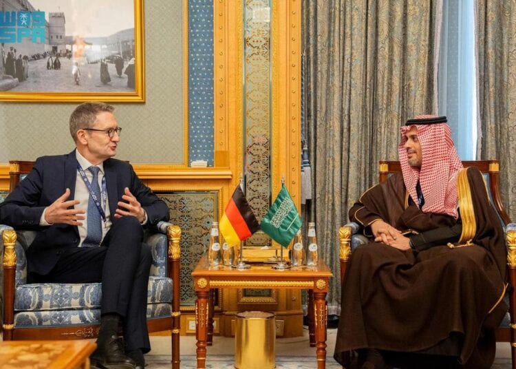 نائب وزير الاتصالات يبحث دعم نمو الاقتصاد الرقمي مع ألمانيا واليابان