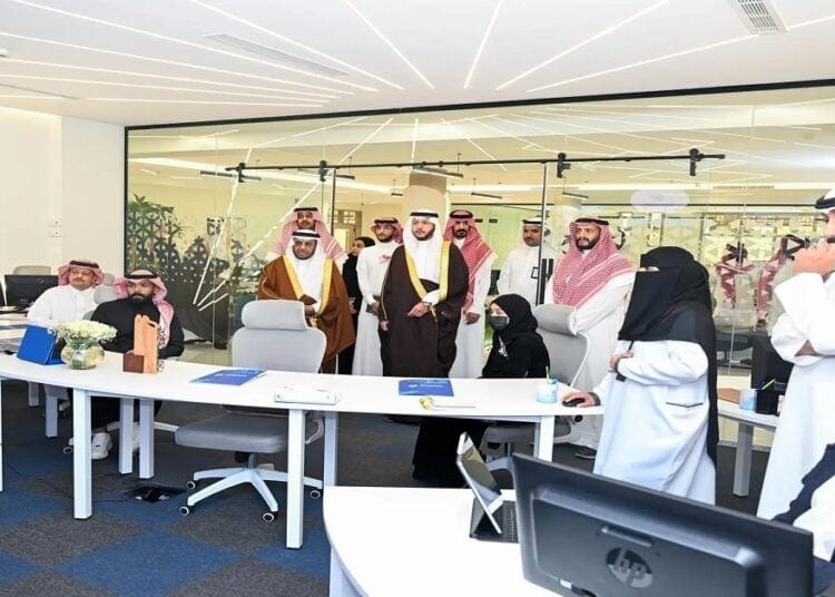 "محافظ الطائف يطلع على المشاريع التطويرية لمستشفى الطائف التخصصي"