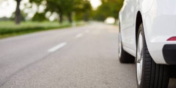 كيف تتجنب انحراف مركبتك المفاجئ على الطريق؟