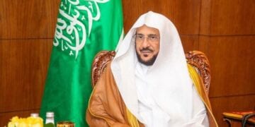 وزير الشؤون الإسلامية: القضية الفلسطينية تشغل وجدان أبناء المملكة قيادة وشعبا.. المملكة دائما مع الحق