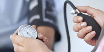 7 خطوات بسيطة وفعّالة يجب اتباعها لتحميك من ارتفاع ضغط الدم