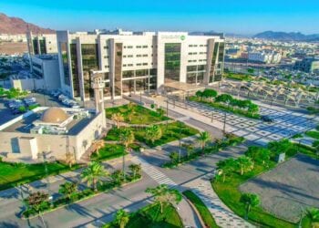 مستشفى الملك فيصل التخصصي في المدينة المنورة يحصل على شهادة الآيزو الدولية في إدارة المرافق