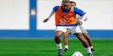 نيمار يغيب عن تدريبات الهلال بسبب آلام المعدة