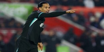 هل ينتقل فان دايك قائد ليفربول إلى الهلال؟