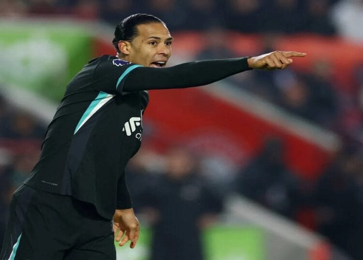 هل ينتقل فان دايك قائد ليفربول إلى الهلال؟