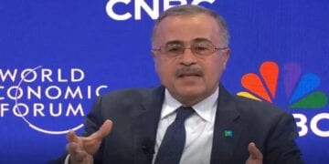 رئيس “أرامكو” يتوقع ارتفاع الطلب على النفط بـ1.3 مليون برميل يومياً في 2024