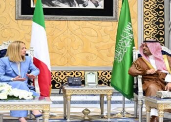 رئيسة وزراء إيطاليا تصل إلى جدة في زيارة رسمية لتعزيز العلاقات الثنائية