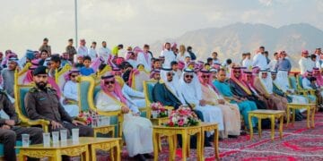 انطلاق سباق الفروسية الخامس بمحافظة الحجرة
