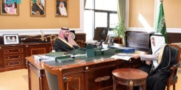 نائب أمير تبوك يطّلع على نسب الإنجاز في المشروعات التي تنفذها أمانة المنطقة
