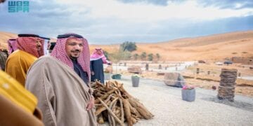 أمير القصيم يطلع على واحات المذنب ويزور معالمها الزراعية
