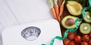 أخصائي تغذية: لا تتبع حميات قاسية تفقد فيها وزن كبير في مدة قصيرة