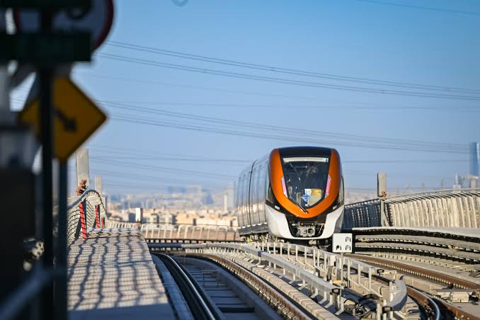 مسؤول: الهيئة الملكية لمدينة الرياض بدأت تقديم خدمة النقل الترددي في جامعة الملك سعود 