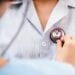 استشاري: انخفاض درجات الحرارة يزيد من خطر الإصابة بأمراض القلب