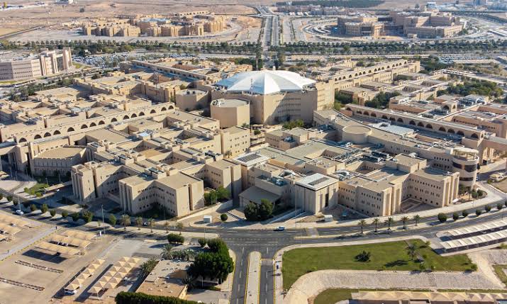 تحويل الدراسة الحضورية غدًا إلى نظام الدراسة “عن بعد” بجامعة القصيم