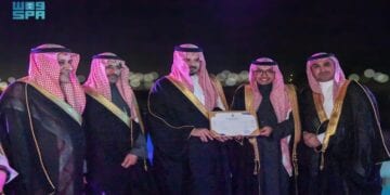 أمير المدينة المنورة يشهد تسليم رخصة ‘مرسى الجار’