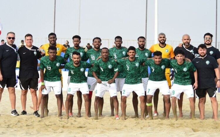 المنتخب السعودي للكرة الشاطئية يختتم معسكر الرياض ويغادر إلى الإمارات