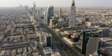 القطاع الخاص غير النفطي في السعودية يسجل أفضل أداء منذ 2014