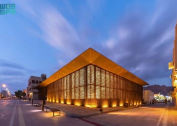مساحة العُلا للتصميم تحتضن معرض “مدرسة الديرة” بمجموعة من الأعمال الإبداعية