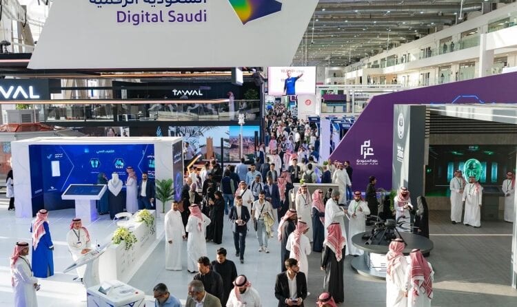 السعودية تدشن أول ملاعبها “الرقمية” هذا العام بتقنيات ذكاء اصطناعي وواقع معزز