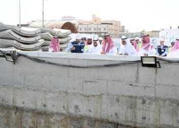 مُحافظ جدة يتفقد مشروع النفق الشرقي لشركة المياه الوطنية