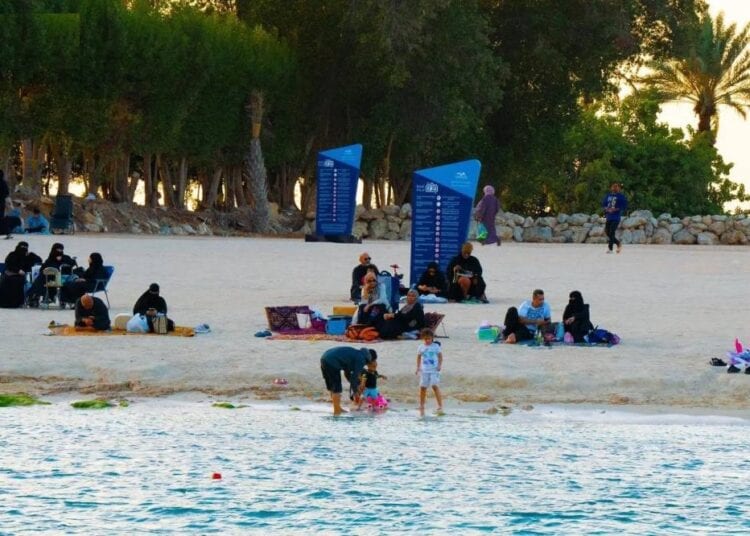 شاطئ المستقبل بكورنيش جدة يستقبل زواره بتجارب ترفيهية متميزة