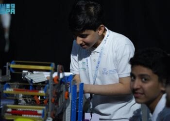انطلاق بطولة VEX IQ في تصميم وبرمجة الروبوتات