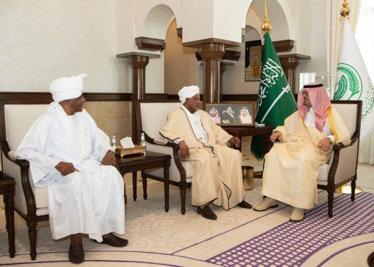 نائب أمير منطقة مكة المكرمة يستقبل سفير جمهورية السودان لدى المملكة